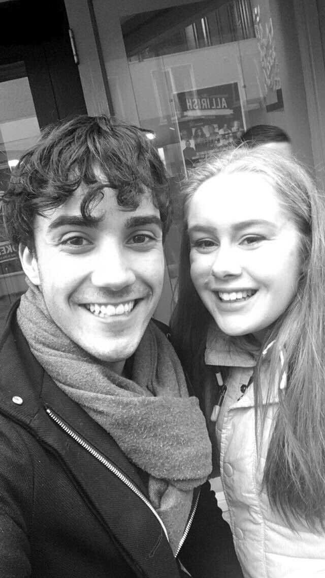 shanz3690's tweet photo. A year ago today a ran from the other side of town down to radio Kerry to see this one🙌🏼 I was never so out of breath in my life but it was so worth it😊 
@jakecartermusic @radiokerry https://t.co/Fc2AHkOSjB