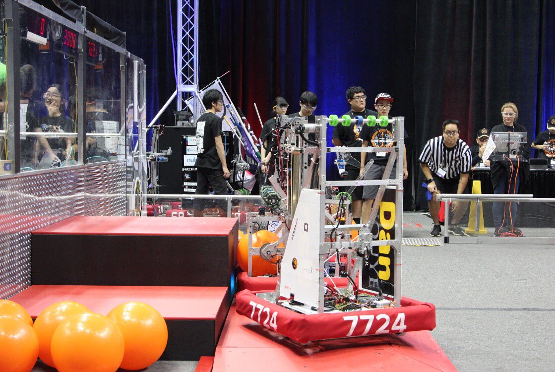 PunahouRobotics's tweet photo. We’ve seen some great robots over the past two days,
of competition. GLHF tomorrow. Thank you to @FRCTeam3008’s own @casper3008 for these great photos! https://t.co/CVja2Hm5pr