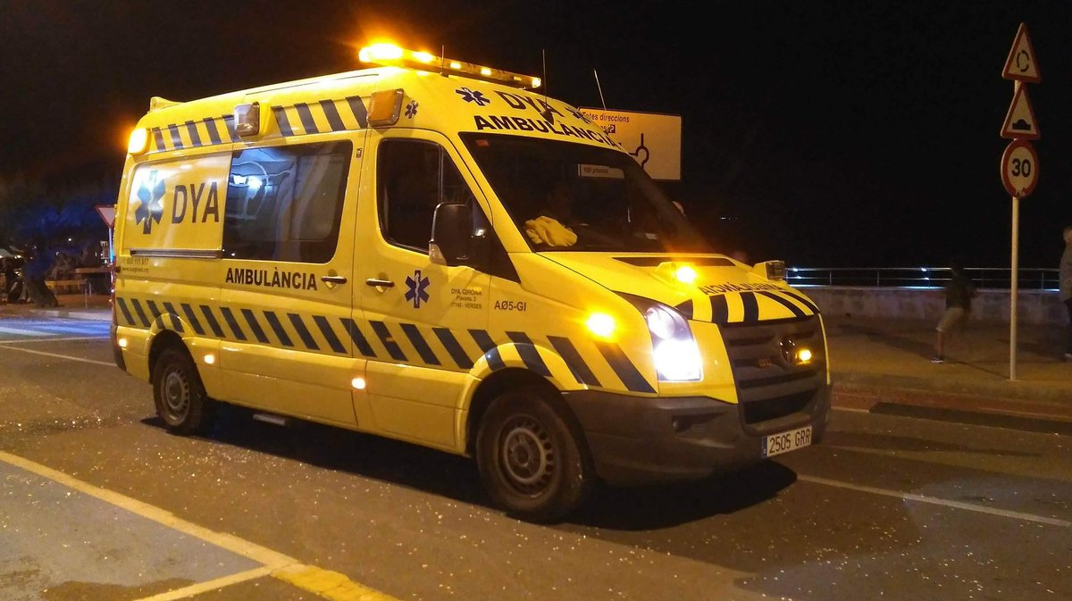 El robo y desperfectos ocasionados el pasado martes 26 a dos ambulancias de la associación DYA en Girona sube a mas de 6.000,00€. 
<a href="/DYAExtremadura/">DYA Extremadura</a> <a href="/DYACantabria/">DYA Cantabria</a> <a href="/DYAMalaga/">DYA Málaga</a> <a href="/Dya_Leon/">Dya León</a> <a href="/DYABizkaia/">DYA Bizkaia</a> <a href="/ladyaenzaragoza/">DYA Zaragoza</a> <a href="/DYAGipuzkoa/">DYA Gipuzkoa</a> <a href="/DYANavarra/">DYA Navarra</a> <a href="/DYAELCHE/">DYA ELCHE</a> @DyaAlicanti <a href="/DYAgirona/">DYA Girona</a> @DYA