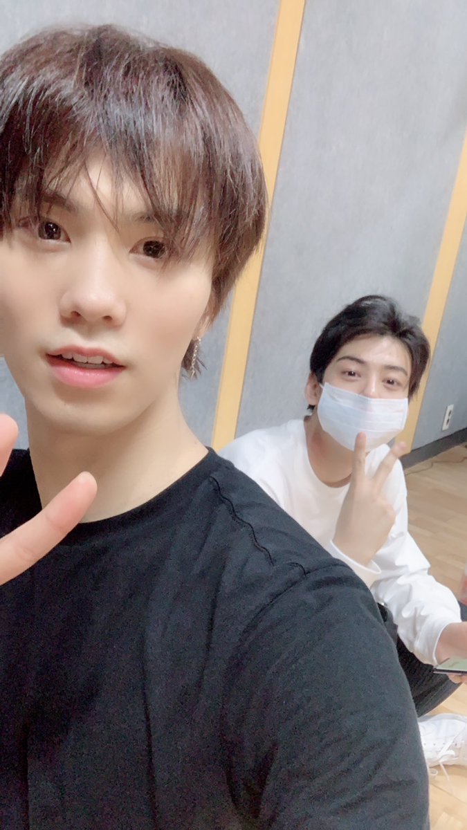 RockyFR's tweet photo. [ TWITTER : @offclASTRO ] 

Cha Donggu hyung hehe 
Joyeux anniversaire ~~ 
Je t'encouragerai toujours, Cha Doomchit 

#Rohaprotecteur #ChaDoomchit #Chadonggu #Chaky #Rocky 

cr : @asstropea 
cr photos : @offclASTRO | 🌙 https://t.co/wilrKb63HQ
