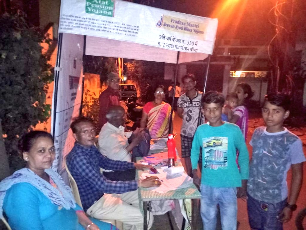 NagpurD's tweet photo. @PMGNagpur @cpmgmaharashtra @IndiaPostOffice 
Account opening drive by organising camps by ASPs and PRI(P)s of @NagpurD city division. https://t.co/zZ5VwGSp3B