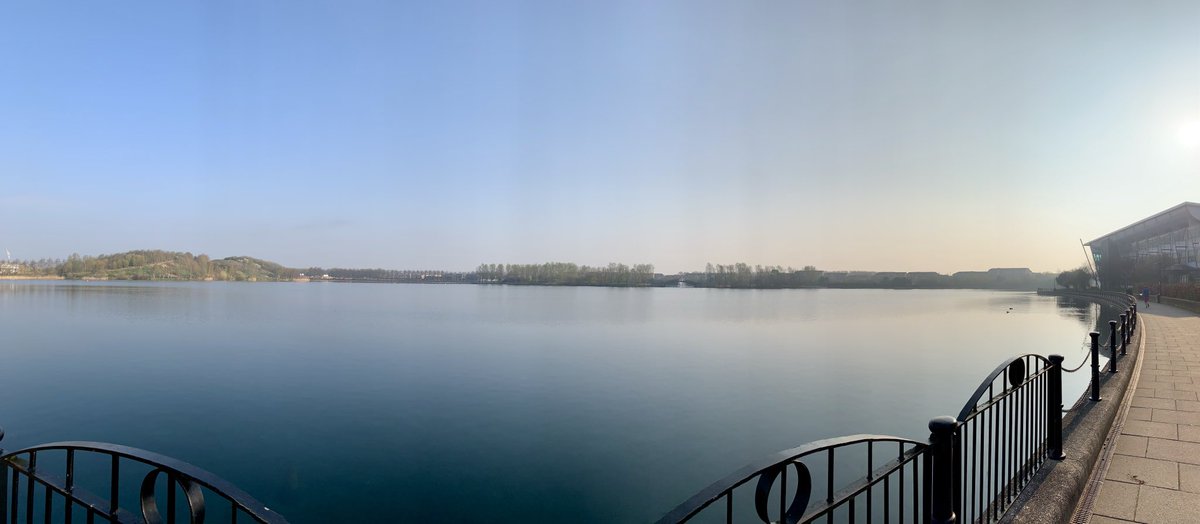 nickallsopphoto's tweet photo. This mornings view isn’t to shabby either #thatswhyitscalledtravelodgeLakeside #kiteplay @inthewrongcrowd @TravelodgeUK https://t.co/hhT6a2vCNt