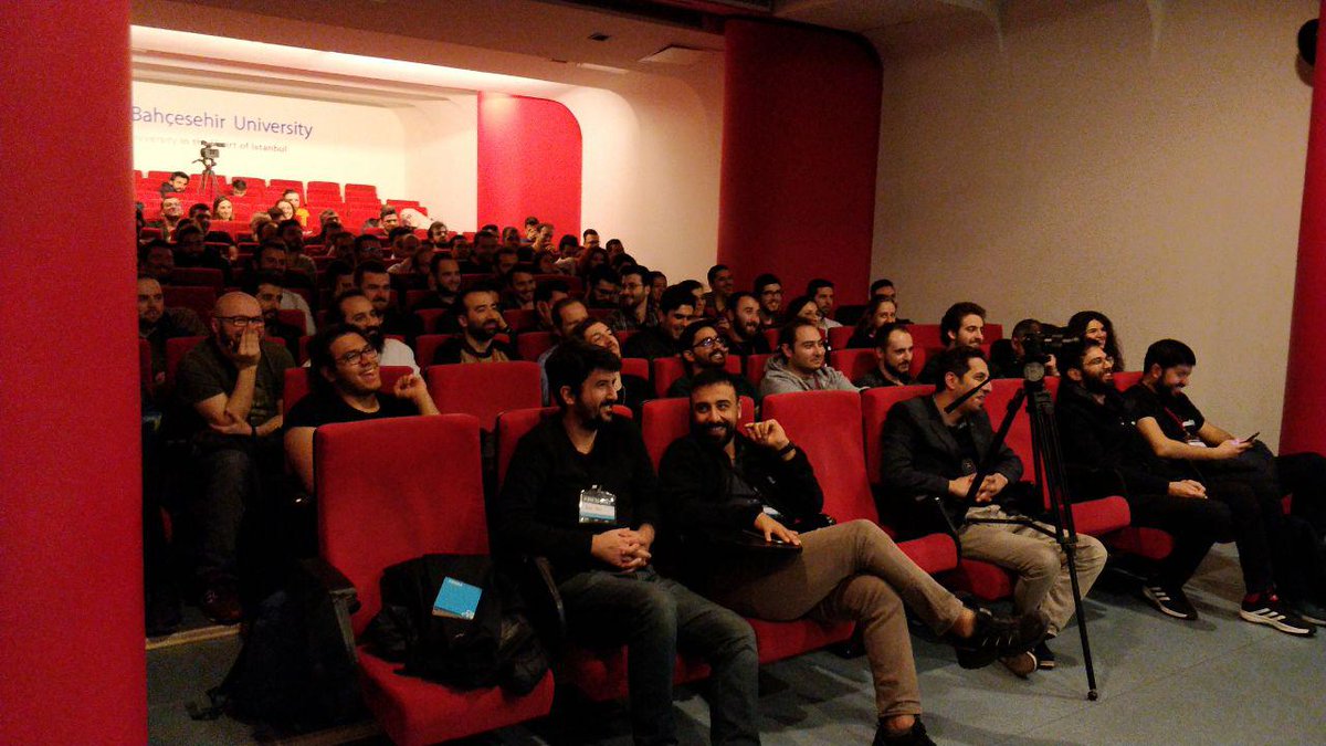 VNGRS's tweet image. Cumartesi React ile güzel! #adaytoreact