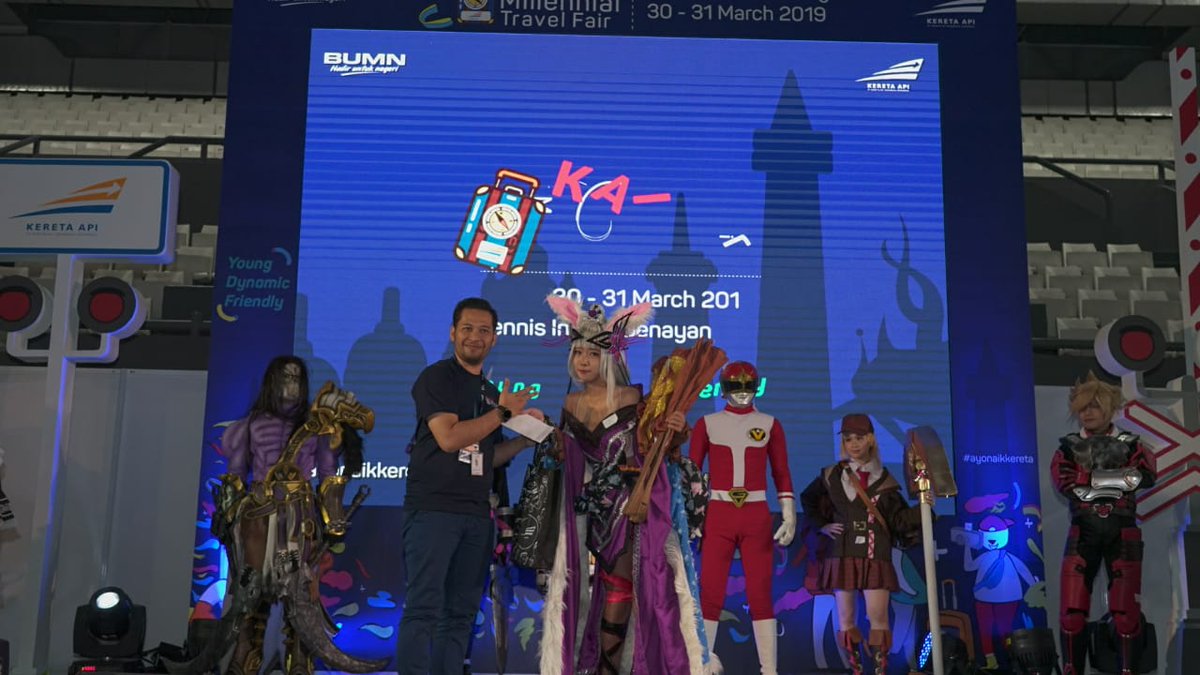 BNI's tweet photo. Cuma ada di acara KAI Millennial Travel Fair 2019 ini nih tweeps, berbagai hiburan dipamerkan mulai dari kompetisi cosplay, game console sampai mini drone. Buruan deh yuk merapat ke Tennis Indoor! 

#BNIKAI2019 #KAIMTF2019 #BNIEvent #AyoNaikKereta https://t.co/Shgonc3NWC https://t.co/P7nOuIV03U