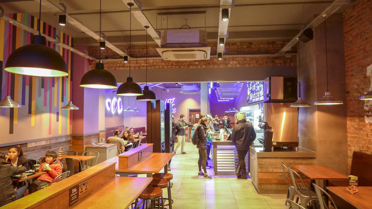 "As I ate I felt the life being sucked out of me" - an outstandingly bad experience at Newcastle's first Taco Bell. Really. NEW REVIEW: bit.ly/TacoBellncl