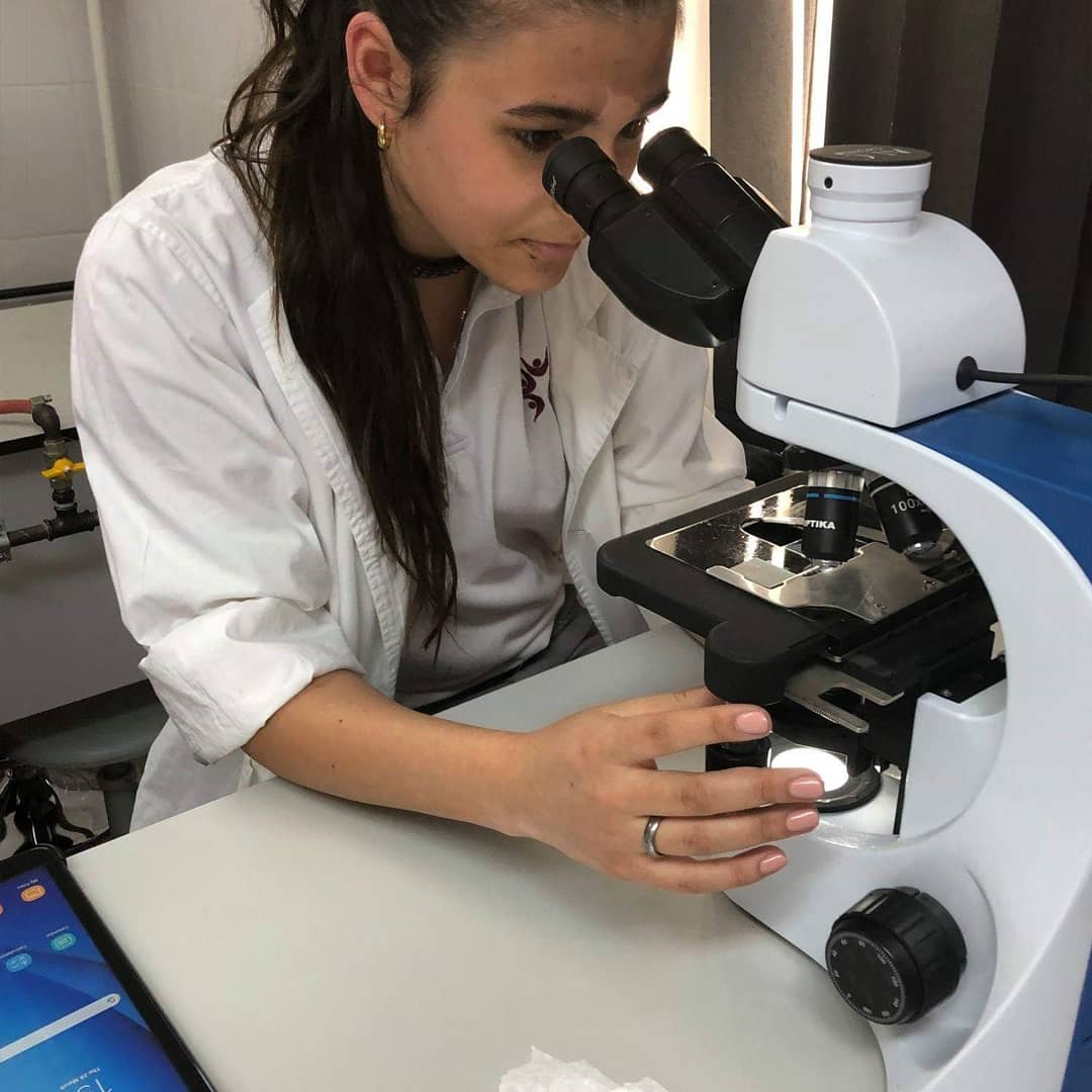 CSBucharest's tweet photo. Year 12 AS Chemistry and Biology students had a bit of sleuthing to do in order to solve a whodunnit cross-curricular mystery. By putting their Chemistry and Biology know-how to practical use, students further prepared themselves for their AS-Level exams coming soon!#CSBScience https://t.co/0cUgzzlYgC