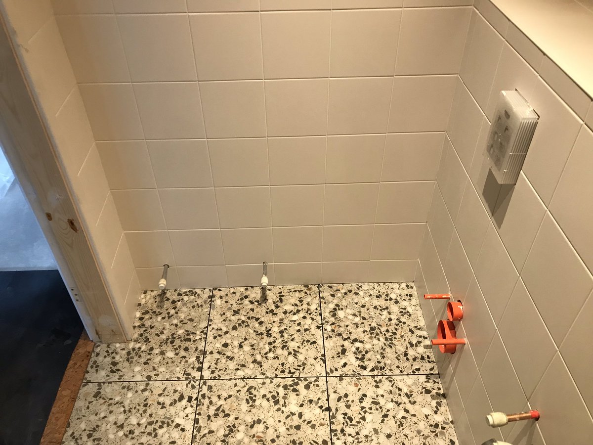 SRBTileSolution's tweet photo. Last bathroom of the project finished https://t.co/figsTiZniD