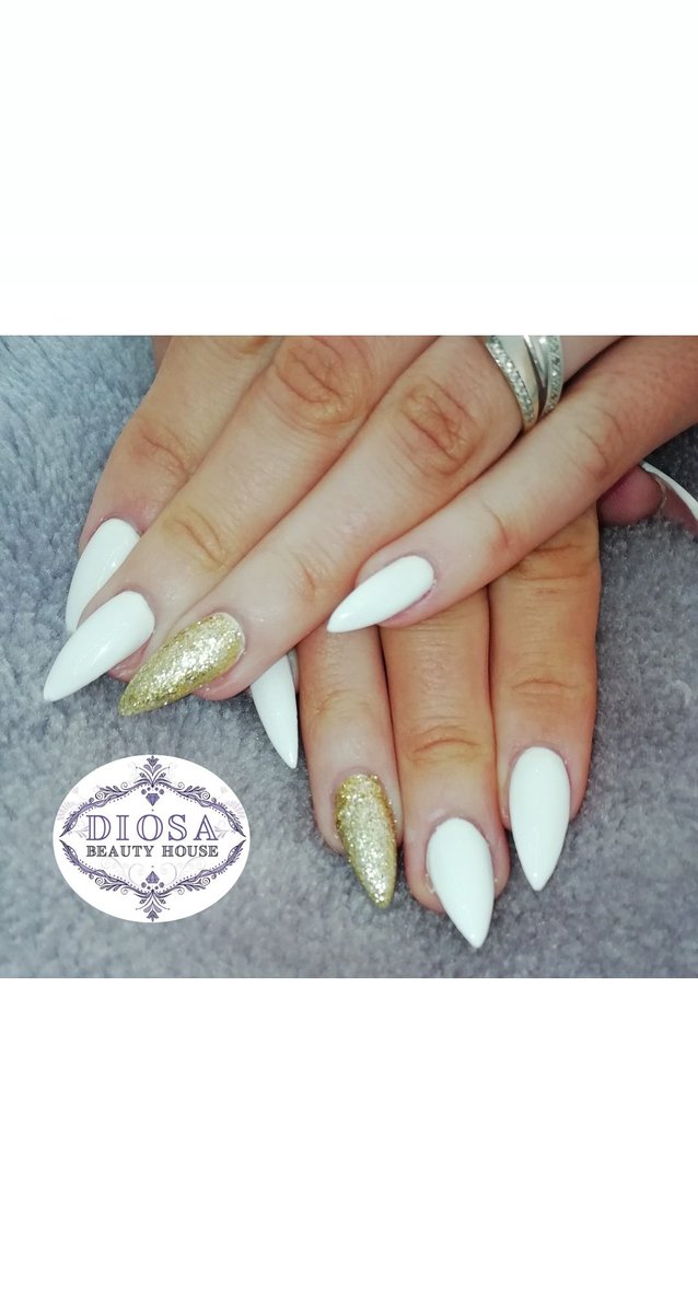 diosabeautysot's tweet photo. @PureNailsUK halo gel polish #Frenchwhite #goldleaf #gelpolish #diosabeautyhousestokeontrent https://t.co/MDtNNJ3WZP