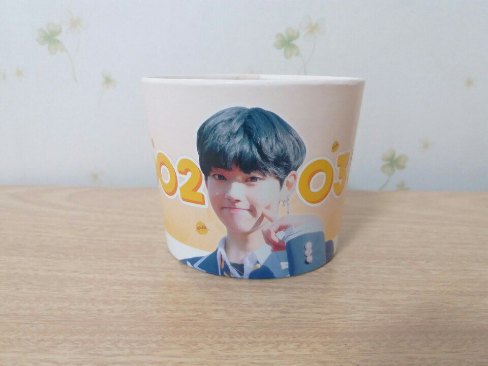 Always_Dyum's tweet photo. 수요일 거를 지금 올리네 ㅠㅠ 진성이 너무 귀여워서 행복하구... 아쉬웠던 건 카페가 주택가라서 자리가 없었던 것 ㅠㅠ 진성 생일 축하해!!
#진성이의_열여덟번째_봄
#마법같이찾아온따뜻한진성아생일축하해
#진성아_네가_있기에_봄이_있어 https://t.co/d7Kz1FG0xQ