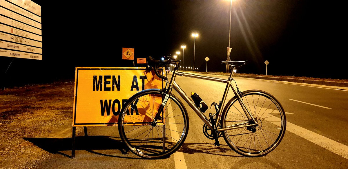 AlbertJongSL's tweet photo. Friday night out with Lynskey
#AJrandomshot #AJride #lynskeyperformance #lynskey https://t.co/3p0GoXEHWx