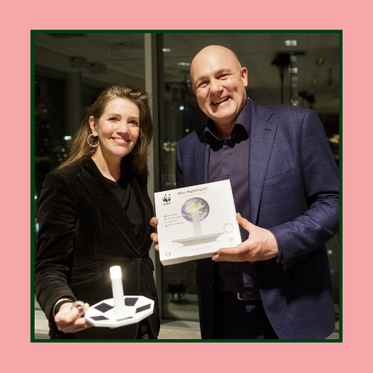 It's not just another Saturday: it's Earth Hour today. 20:30 exact, millions of people all around the world will turn of their lights for 60 minutes to protect mother earth. 🌍 <a href="/AnnetvanEgmond/">Annet van Egmond</a> is doing the same with her bright product: Miss Nightingale. ow.ly/GbOr50ocxRT