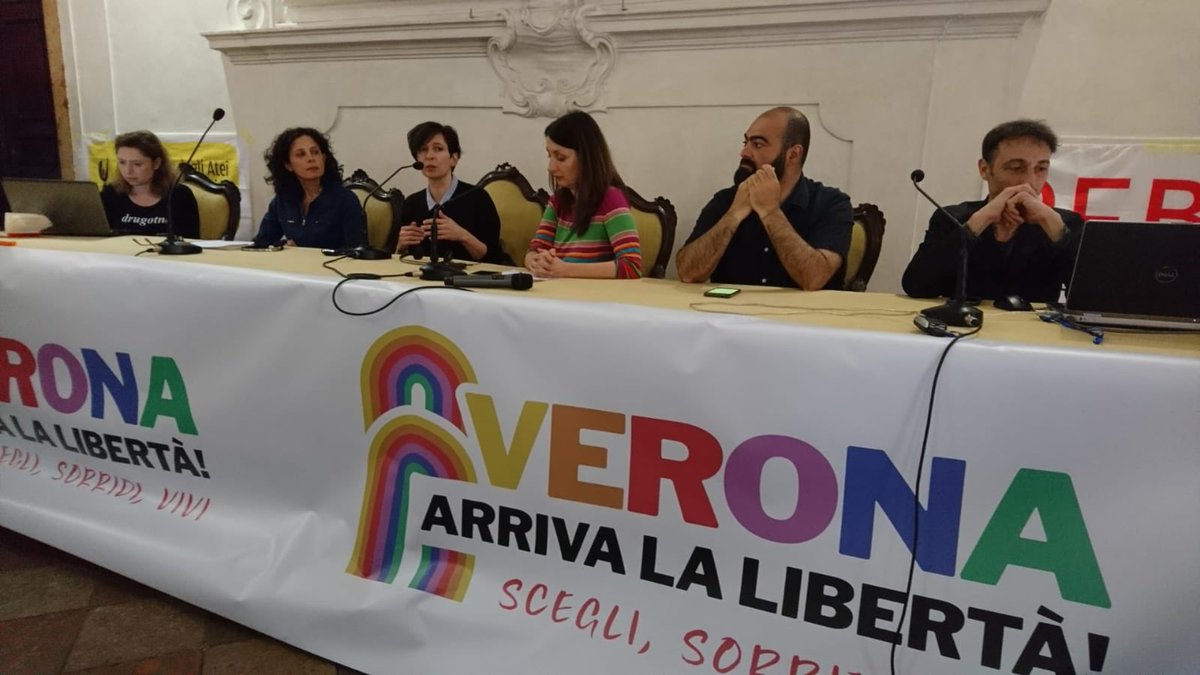 RebelNtwk's tweet photo. @AllOut A fantastic meeting now in Verona! #ItaliaLaicaVeronaLibera #ArrivalaLibertà #rebelnetwork #30marzo #Verona https://t.co/cciv3HNXLW