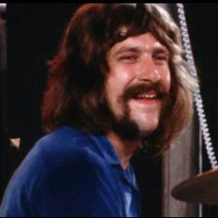 Happy Birthday to Moody Blues drummer Graeme Edge, born on this day in Rocester, Staffordshire in 1941.     