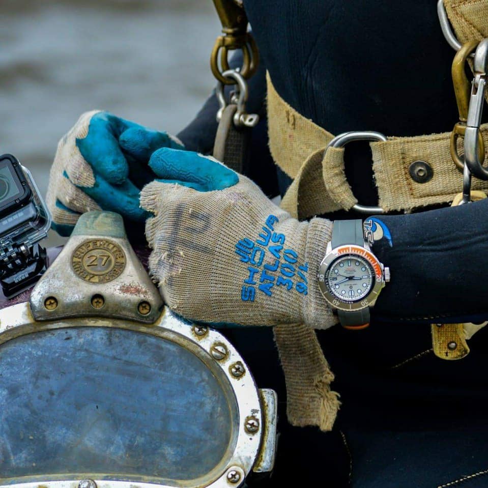 Recently,the Crafter Blue Mechanic Ocean watches were taken by the commercial divers down to 1,000 feet depth.Together we performaned many incredible and extreme tasks from salvaging sunken vessels, underwater bridge inspection, to platform and pipeline installations. #wristwatch