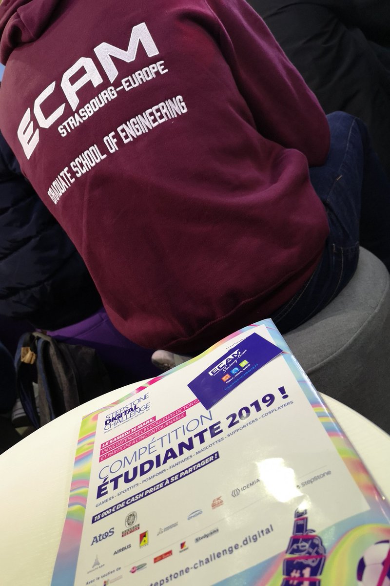 ANNEDELATTRE's tweet photo. Les étudiants de @ECAMStrasbourg  qui optimisent le rendez-vous et participent aux conférences du @StepStoneDigit @SAFRAN https://t.co/V6GREWYgzj
