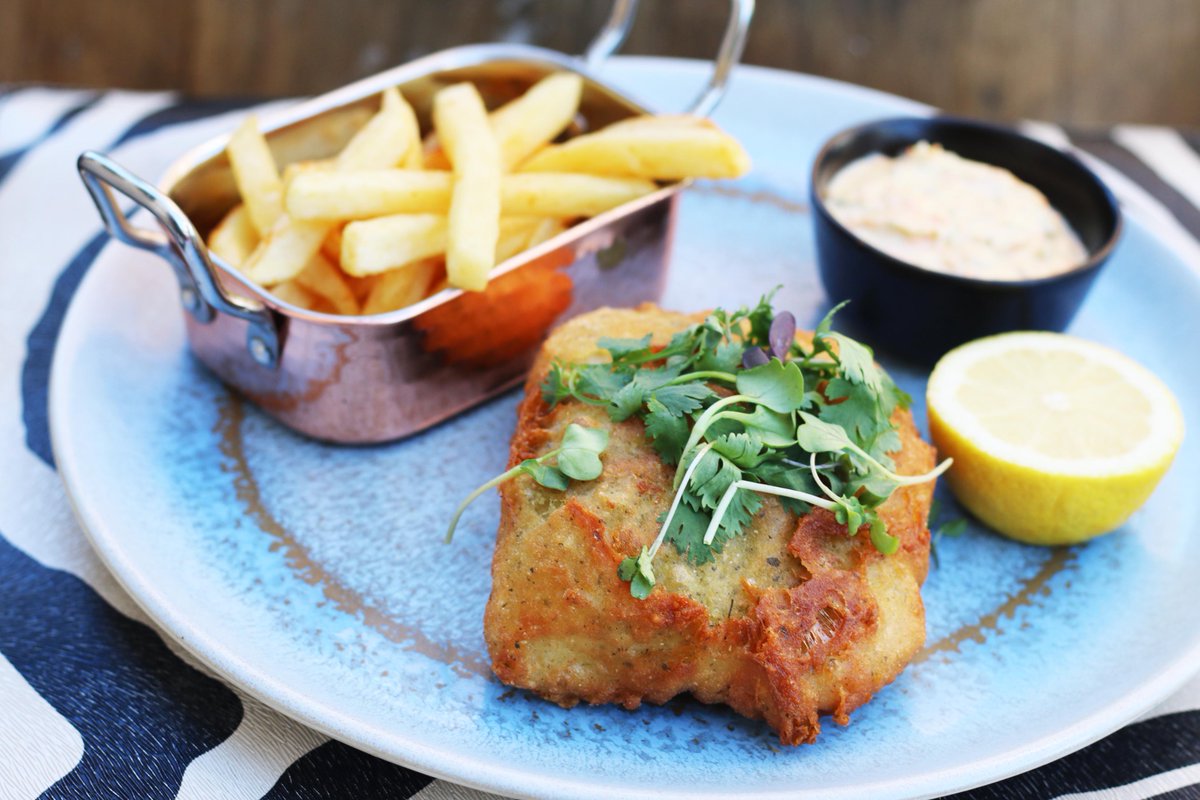 VivaldiCT's tweet photo. Ready for lunch? When in Cape Town, try fish and chips – but make it Vivaldi! https://t.co/QLgFoAnsoZ