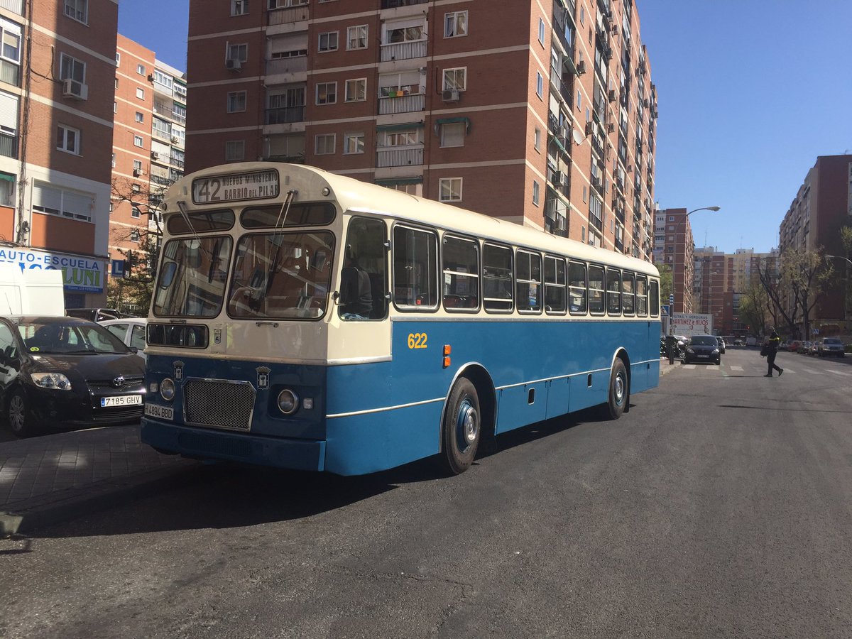 aemtbus's tweet photo. En la cabecera del Barrio del Pilar, sube que nos vamos!! #actividadL42 #nosgustanlosbuses https://t.co/YPkRjyC0aW