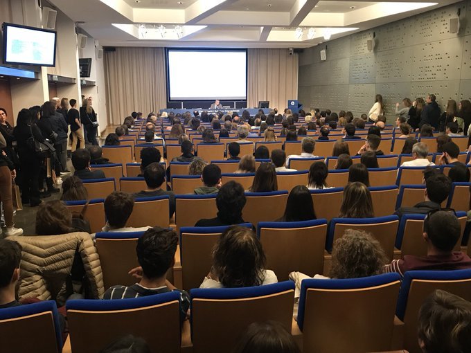 OstresJa's tweet image. Blanquerna : RT svilajoana: Èxit desbordant en un nou #OpenDayBlanquerna a la BlanquernaFCRI! Gràcies per omplir l’auditori i les aules habilitades per seguir la benvinguda del nostre Degà! #OrgullBlanquerna  (via Twitter )