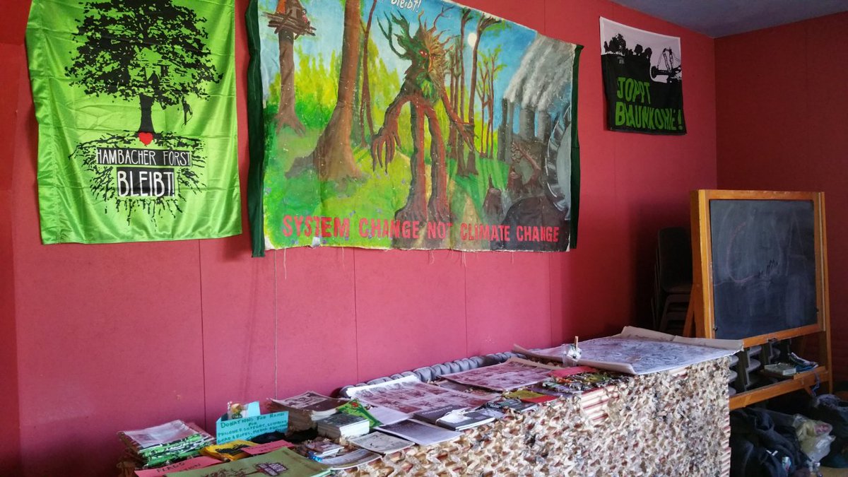 HambiBleibt's tweet image. Solidarische Grüße von der internationalen #ClimateJustice Action Konferenz in Basel.

8 #ClimateCamp actions across Europe this summer with constellation of struggles demanding end of #FossilFuels use. 

#Hambacherforst #FridaysForFuture #EndCoal #HambiBleibt! #endegelaende