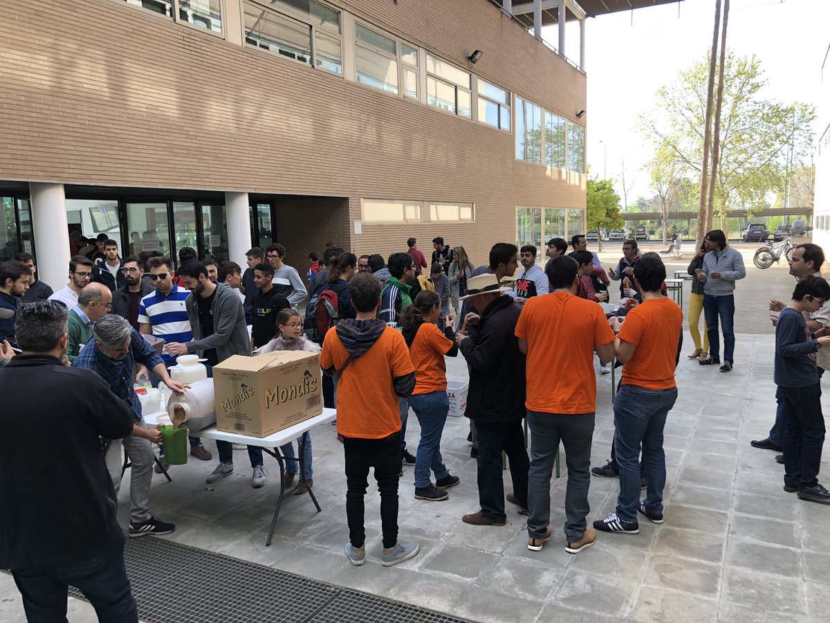 jeslozrog's tweet image. #ArduinoDay2019 en la @eii_uex de la @infouex