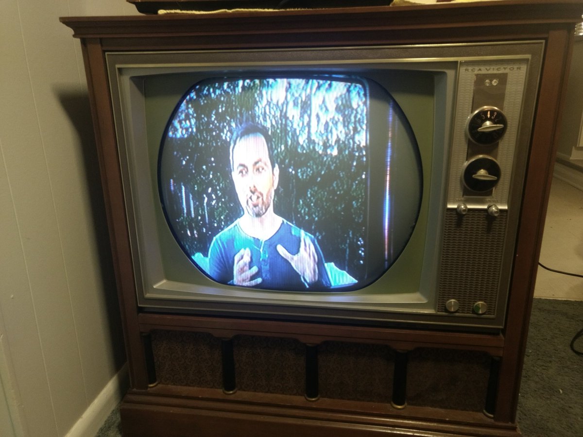 Richard J Here Are Three Of Mine First A 1965 Rca Ctc 16e Round Crt 21fjp22 Color Set Then A 1967 Rca Combo Stereo Color Tv And Finally A 1969 Zenith Table Top