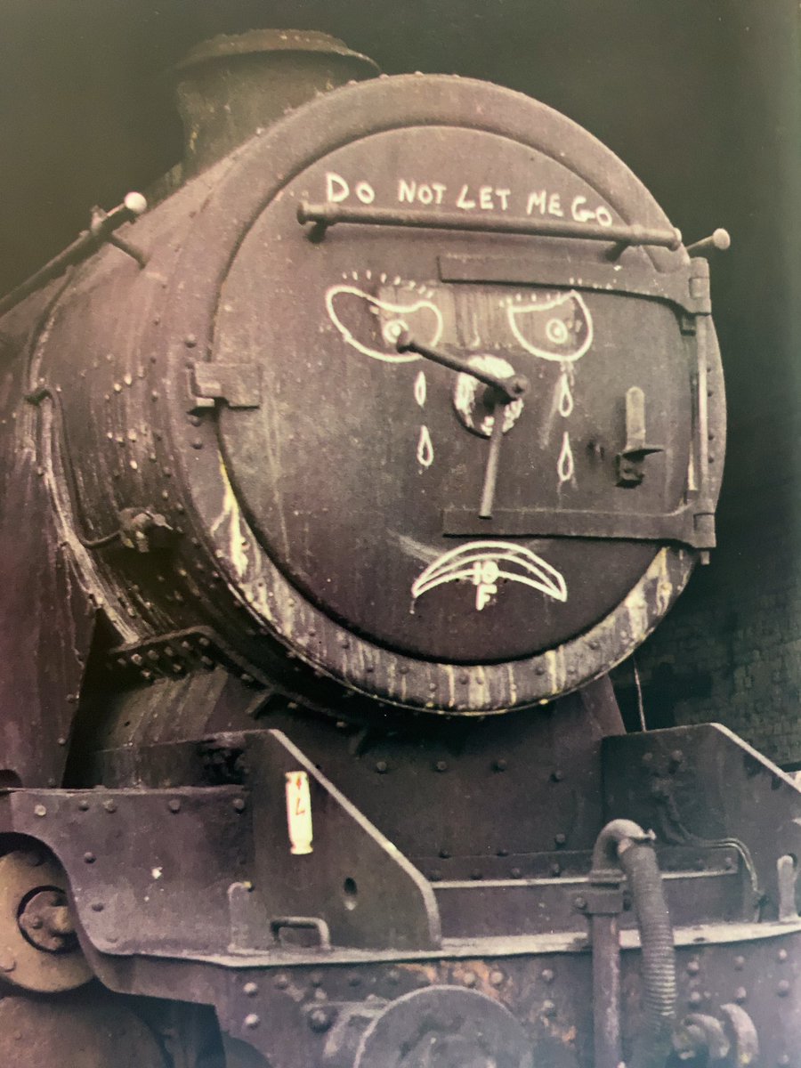 宇垣忠一 資料 広報垢 Twitterren イギリスの蒸気機関車の最後 スクラップヤードに置かれた機関車 の多くはテンダーを破棄されて放置されていました この様な中からも保存機関車として復活しています