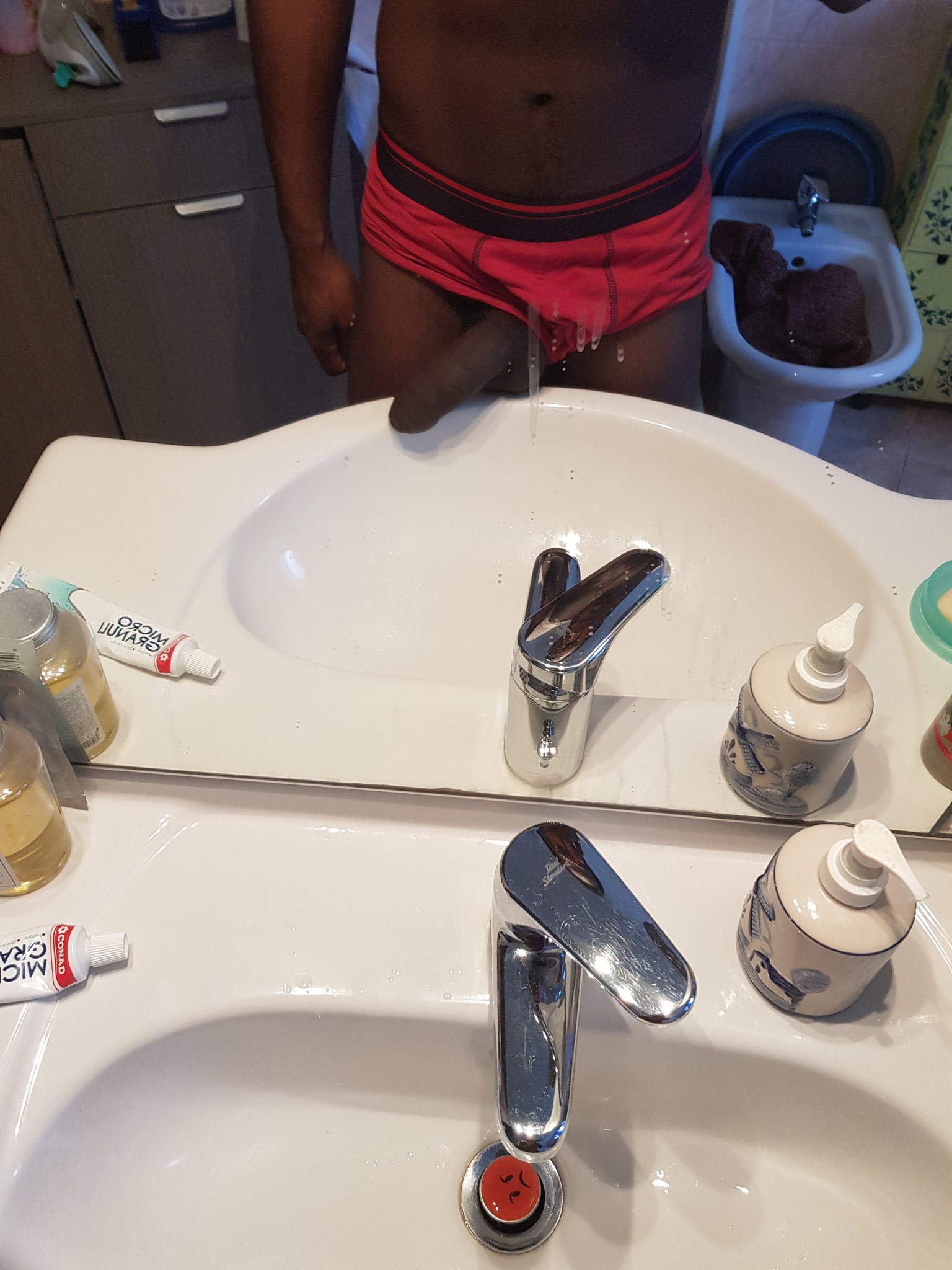 Help... i'm horny

#gay #bisex #blackman
@gayamateursita @arrobapornogay @BlackGayVideos @Cam4_GayIT