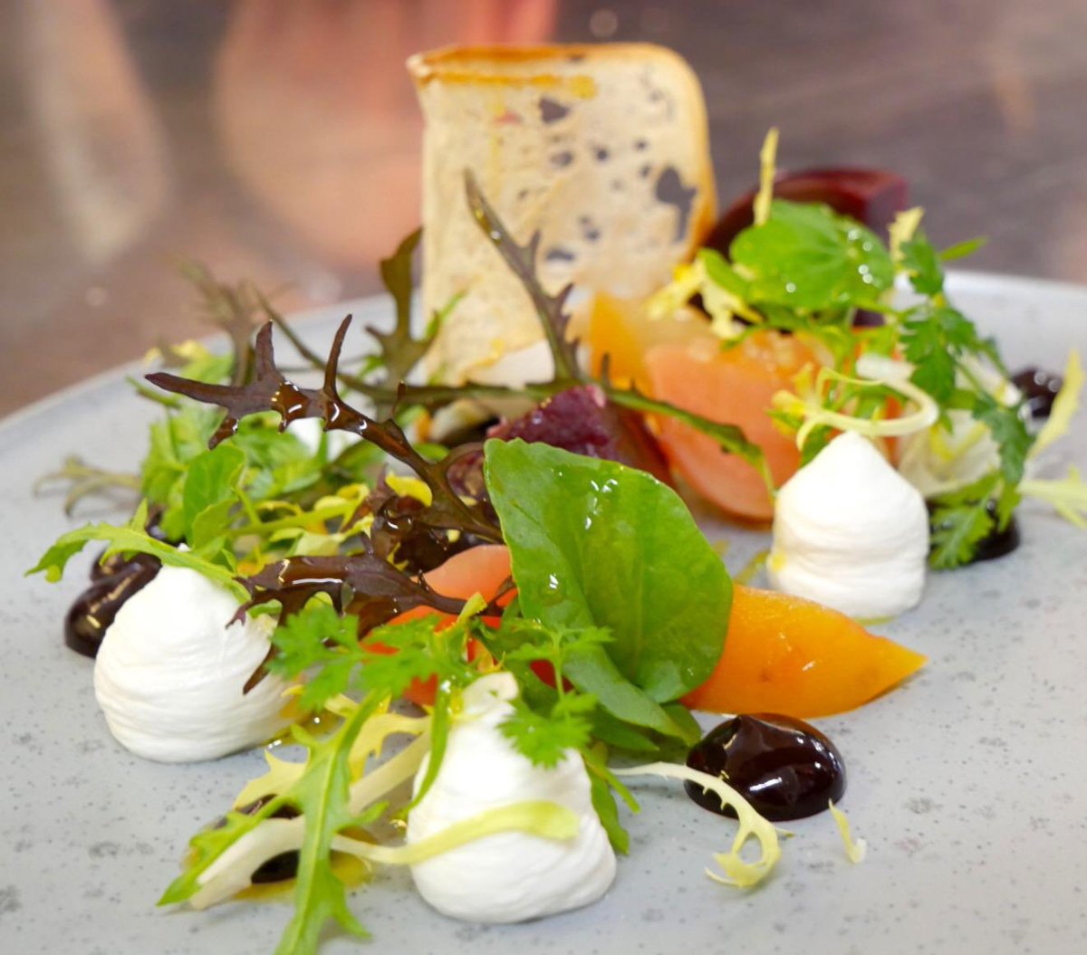 TheCrossKen's tweet image. Salad of Heritage Beetroot
Windrush Valley goats cheese, winter leaves, pine kernels, raspberry vinegar.

#vegetarian #vegetarianmenu 
#michelinstar #foodlovers