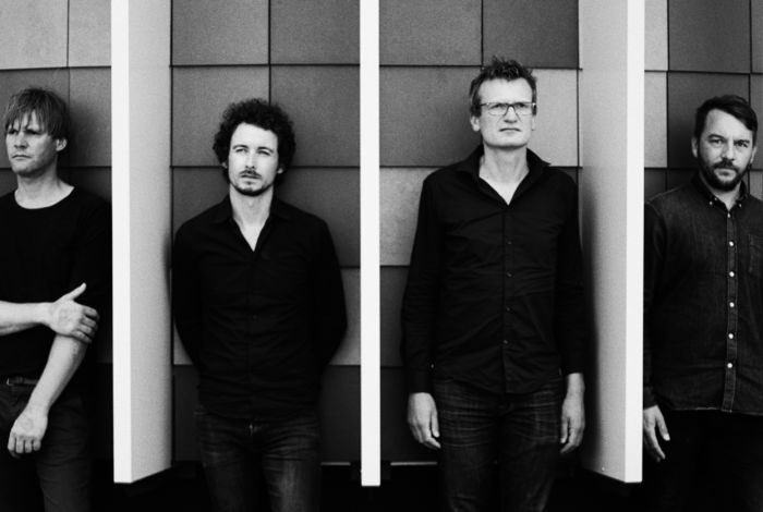 INSTORE! Vandaag speelt de Utrechtse band @themaureens nummers van hun nieuwe plaat op ons podium! tip voor liefhebbers melancholieke popliedjes. Aanvang instore 16:00 #themaureens #somethinginthair #liveamsterdam #amsterdammusic