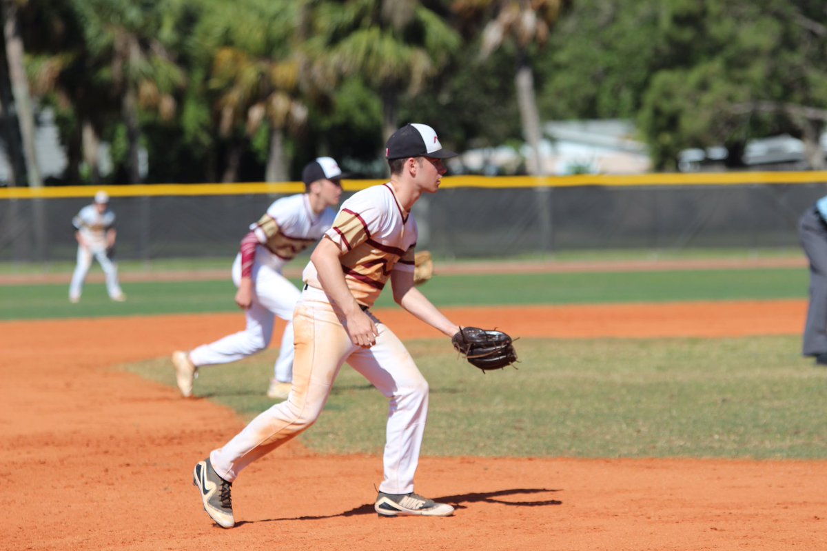 NewbridgeBall's tweet photo. Preparation dictates your success! Pre-pitch dance, on time and in sync, like one heart beat. #readytomakeplays #setposition #focused @NewbridgeSchool https://t.co/4U0ovibz7P