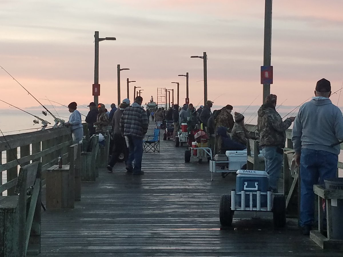 SurfCityPier's tweet photo. #SaturdaySuprises .. welcome back friends and family it is currently 59° with a SSW wind at 3mph ....the tide was high at 4:25 a.m....low tide is later this morning at 11:24 a.m.... high will 
be this evening as at 4:45 p.m.... #openingday2019 #sunrise #SurfCityPier https://t.co/SIG0q05M25