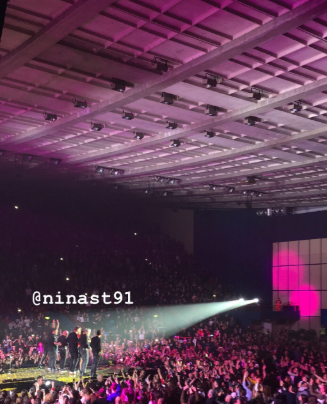 SalottoSandrina's tweet photo. #ForzaeCoraggio #10Tour #Bari #primadata #SoldOut @AmorosoOF https://t.co/AnTFssGl42