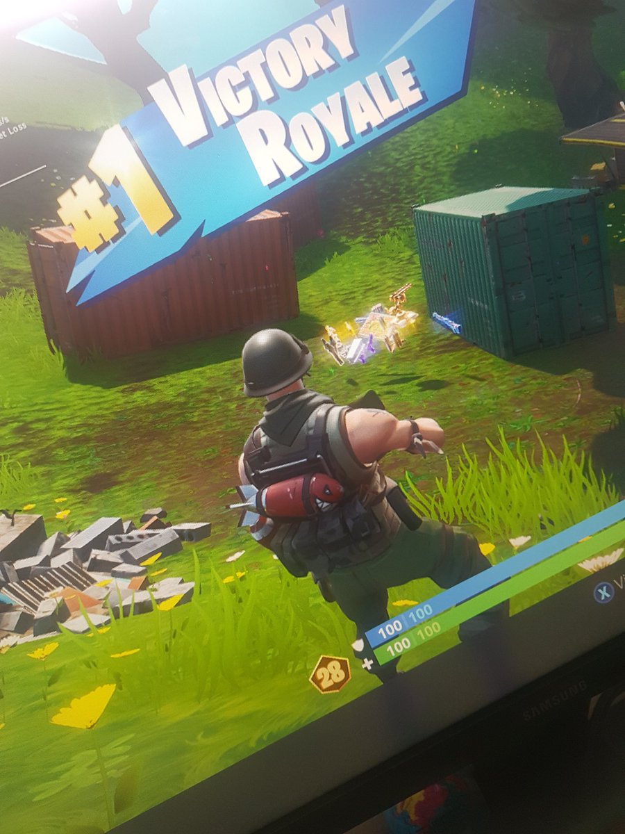 SlayerzGG's tweet image. First game on on the new open league on fortnite and me and @xdManty_  get the win plus 28 points #WeAreUnity #UnityArmy