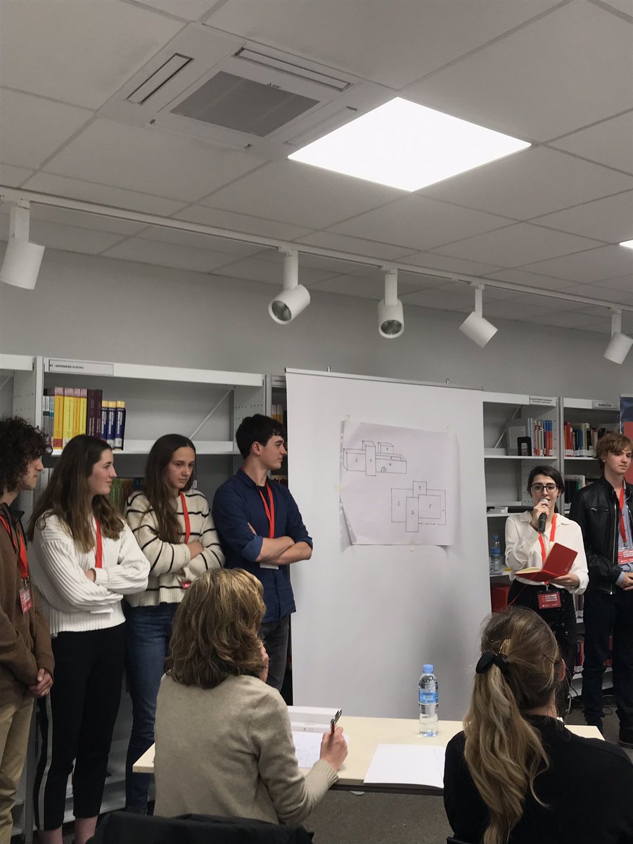 UEValencia's tweet photo. Presentando los proyectos de #HackathonUEV!
¿Qué grupos habrán elaborado las soluciones más completas a los retos propuestos por nuestros partners @CruzRojaEsp , @triodoses , @socialnest_org y @barriolapinada? https://t.co/CFMTmb7MW9