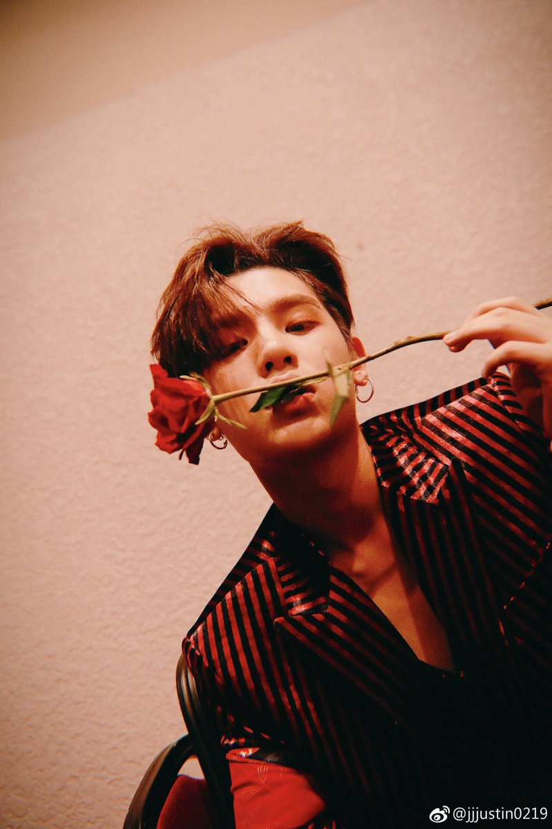 NINEPERCENTTH_'s tweet photo. 190330 JUSTIN weibo update🌟
 [trans] : 

“วันนี้มีความสุขมาก!
ทุกคนมีความสุขกันมั้ยครับ?
รักพวกคุณ!”

//ตินๆเเวะมาอัพเว่ย ให้ชื่นชมก่อนนอนค่ะ
#Trans9TH #NinePercent #JustinHuang #黄明昊 (3) https://t.co/URJOU0OXKV