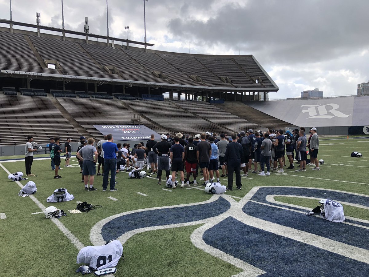 NateGriffFOX26's tweet photo. Another Saturday in the books for #SpringBall @RiceFootball. https://t.co/1lw7niBupC