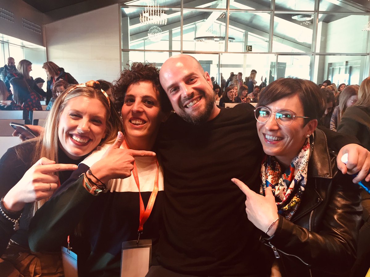 maestrasdelsur1's tweet photo. Vivan las croquetas!!!!! Las mejores, las de la yaya. ¡Seguimos dándole al coco! Eres muy máquina @thinksforkids 
#jornadaseducativas2019 @edelvives @faustyrm @mc.gallardo https://t.co/jBl0Q9WXuf