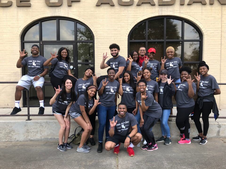 UPCatUL's tweet image. We’d like to say THANK YOU to all of you who came out today and volunteered with us for The Big Event!! We love giving back and we love doing it with our team! #geauxcajuns #thebigevent2019 #ulgetinvolved #hospiceofacadiana