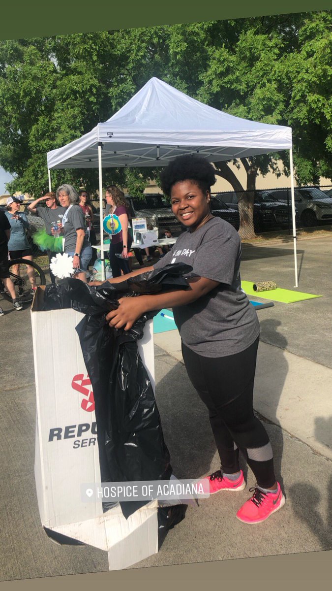 UPCatUL's tweet image. We’d like to say THANK YOU to all of you who came out today and volunteered with us for The Big Event!! We love giving back and we love doing it with our team! #geauxcajuns #thebigevent2019 #ulgetinvolved #hospiceofacadiana