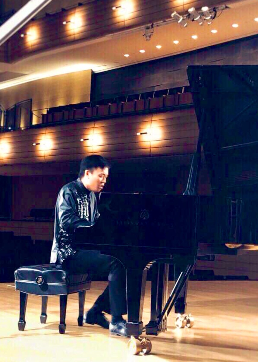 RosemarieUmetsu's tweet photo. Here's a great classical music concert in #Toronto for a great cause too!
Kevin Ahfat with @MandlePhil TONIGHT 7PM Tix $6/$10 All proceeds go to providing scholarships for promising early career musicians.
https://t.co/1rayiIfH8Y
Photo Kevin @the_rcm wearing @AtelierR_Umetsu https://t.co/0roWN1oB7H