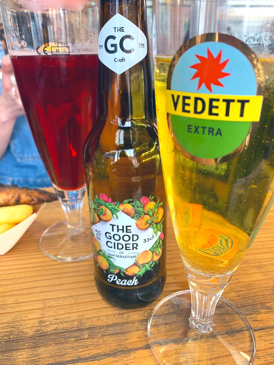 Gemma1874's tweet photo. First time @miabcleethorpes and what a pleasure. Little visit from @MasalaMasters today so good food and the cider going down very nicely 👌🏻#cider #peach #thegoodcider #cleethorpes #haddockandchips #onionbhajis #springhassprung https://t.co/DabZfIhZZ4