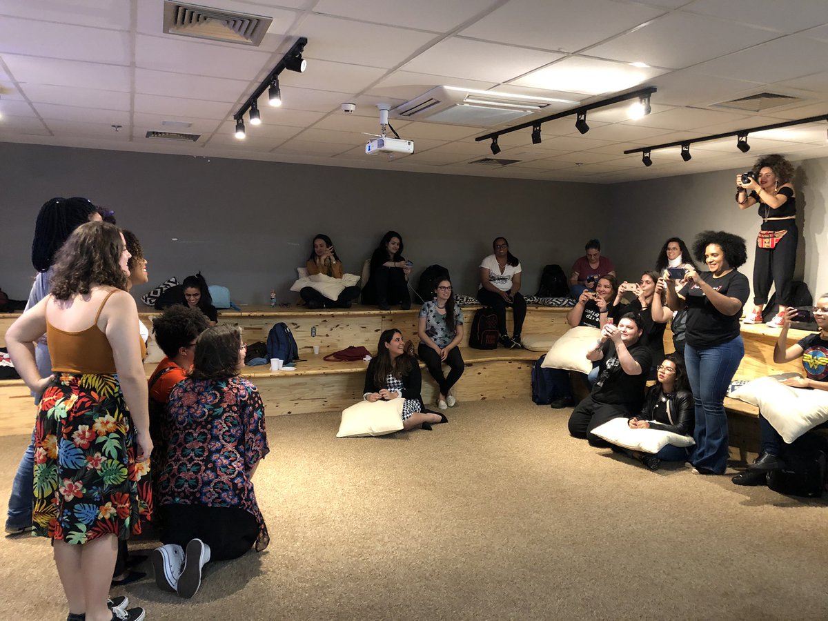 CodamosClub's tweet photo. Ontem tivemos o evento #CodeLikeaGirlBrazilJS edição SP e foi maravilhoso! Obrigada @braziljs @passalanorh e palestrantes pela parceria https://t.co/jm7kg6uZtC