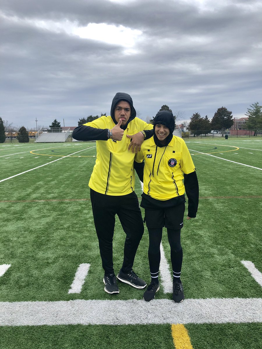 DivaofDSTinc's tweet photo. Last night they battled the rain on the track field. Today they battle the rain together at work. Big shout out to @M_Lunz_II for helping his sister on her first Referring job!
#SiblingPlayingAndWorkingTogether
#GettingThatMoney
#Lunz10 https://t.co/iWSk7vIPa4