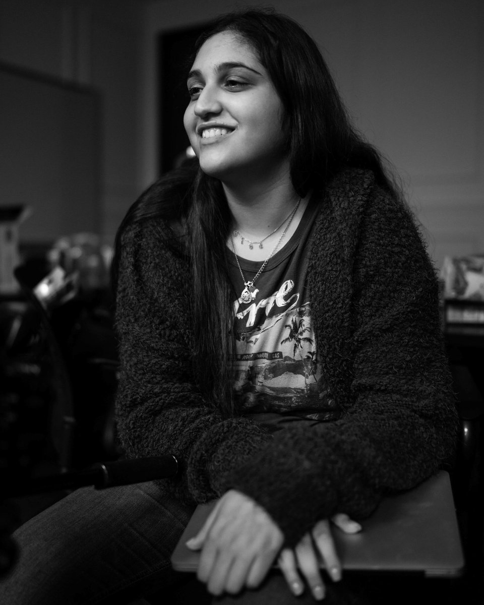 35Features's tweet image. Trust yourself. You might like what you see 💖🎥😎 #Filmmaker