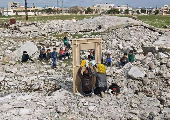 BoomerRV's tweet photo. Entertainly Childern in war-torn #Syria  #SaturdayThoughts #SaturdayMorning https://t.co/2zDXLpYKIv