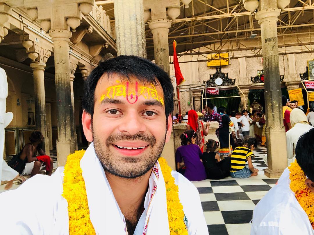 Biharyouth1's tweet photo. Like for Tejashwi 
RT for TejPratap https://t.co/6JWUVDc74G