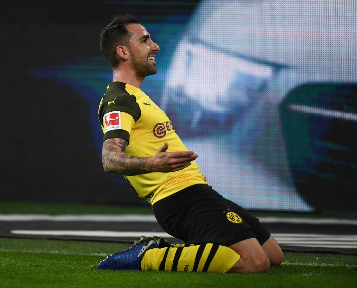 Alcácer celebra uno de sus goles al Wolfsburgo.