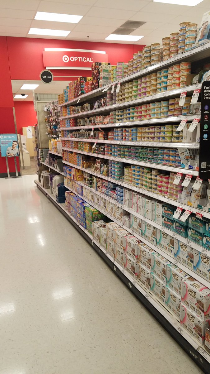 He snuck out before I could get his picture, but T2186's ownership spotlight this week is team member Colin! Big thanks to Colin for bringing it everyday and truly owning pets! (Peep the glimpse of his morning below) Push✅Zone✅Audit✅ @TGTmatt2186 <a href="/DZeppuhar/">David Zeppuhar</a> <a href="/Bryjudy/">Bryan Judy</a> <a href="/45MRossi/">Mark C Rossi</a>