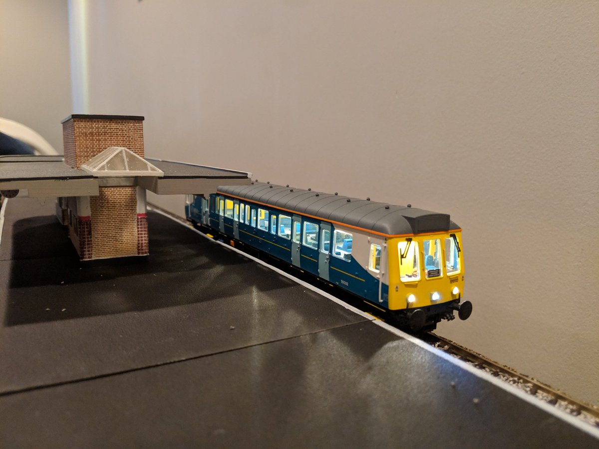 Giffield's tweet image. Class 121 in the new station