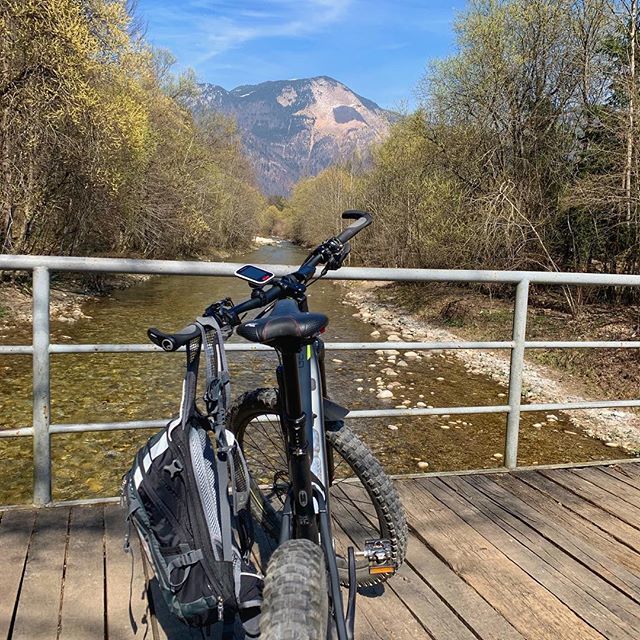 spusavec's tweet photo. Down by the river
#mountains #mountainbiking #cycling #sports #outdoors #nature #igslovenia #slovenia #ifeelslovenia #gorenjska #landscape #picturesque #genius710 #emtb #scottgenius #geniuseride #preddvor #kokra #zaplata #kokrariver #mtb #shimanoebike… https://t.co/nY3m822a7g https://t.co/xfKnrZrCRa